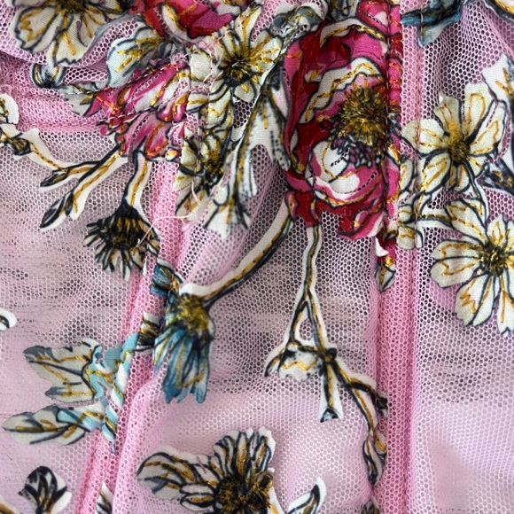 Floral Embroidered Pink Crop Top - Picture 3 of 3